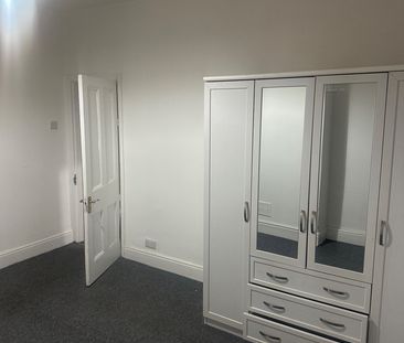 3 Bed Terraced House, Kingsley Road, CH44 - Photo 2