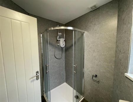 1 Bedroom Apartment To Let - Photo 5