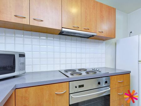 FURNISHED APARTMENT LOCATED IN THE CBD - Photo 4