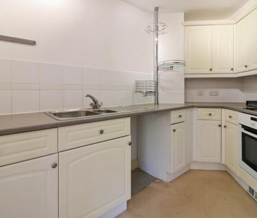 2 bedroom flat to rent - Photo 6