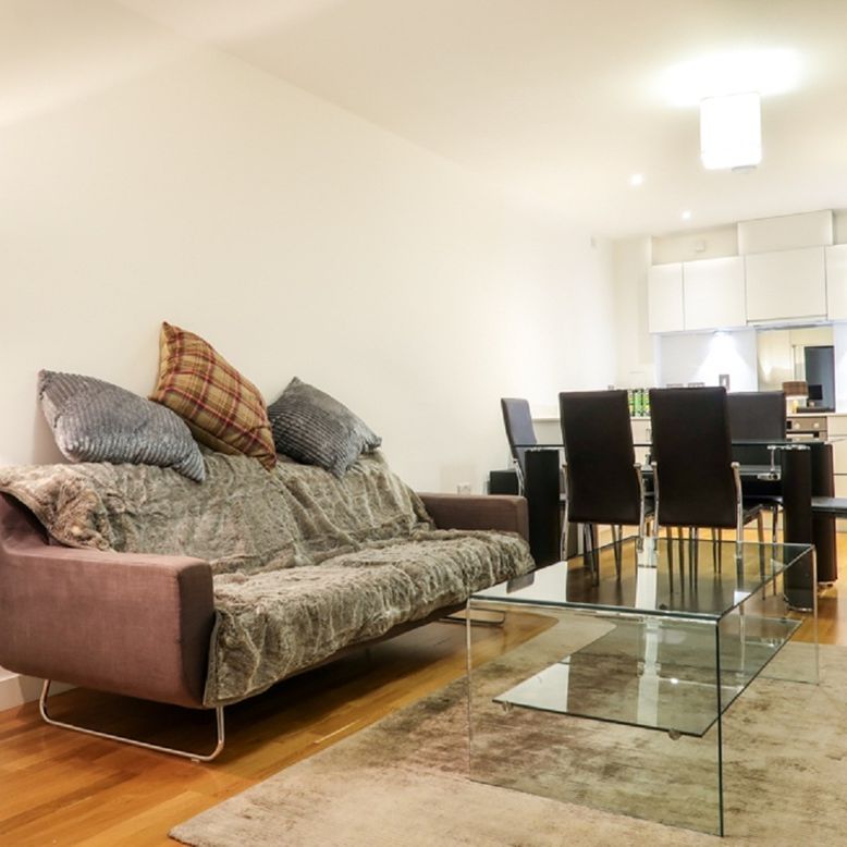 Lovely 2 bedroom flat share in London SW1X - Photo 1