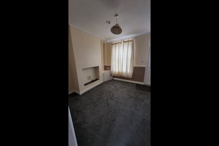 2 Bed Terraced House, Norway St, M6 - Photo 3