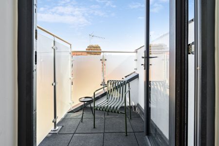 1 Bed Flat, Garratt Lane, SW18 - Photo 2