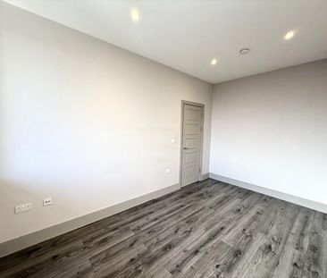 Quilters Way, Aylesbury, Stoke Mandeville - Photo 1