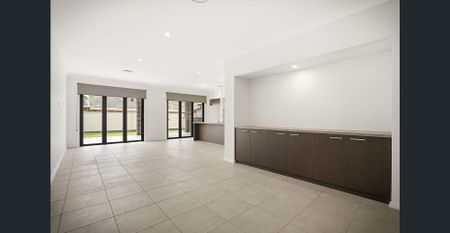Spacious Brand New 5-Bedroom Property for Rent Near Girraween Public School - Photo 2