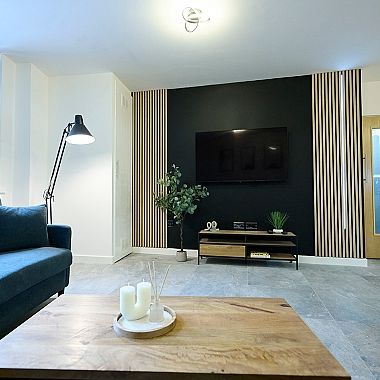 Recently Renovated 7-Bedroom En Suite Apartment Just Minutes from University of Sheffield and Hallam! - Photo 1