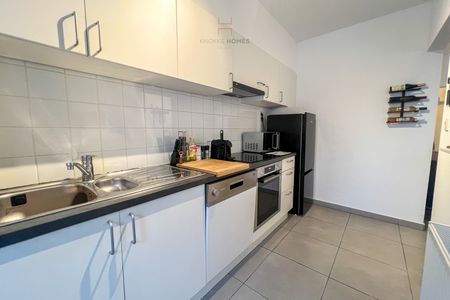 Ruim 2-kamerappartement in het centrum van Heist - Photo 5