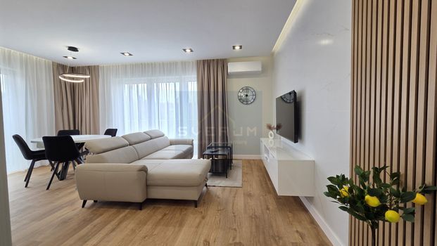 Mieszkanie na Wynajem, 70.01m - Photo 1