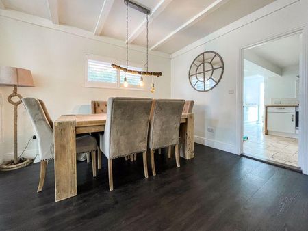 3 bedroom semi-detached house to rent - Photo 4