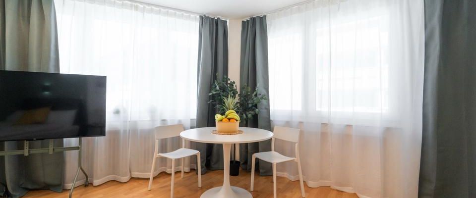 Modern möblierte 1,5-Zimmer Wohnung mit Balkon in zentraler Lage - Foto 1