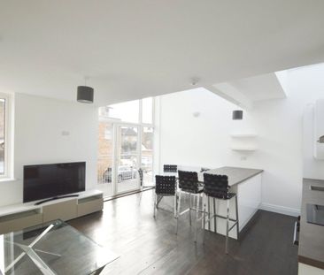 Woodside Mews, Hermitage Lane, London, SE25 - Photo 1