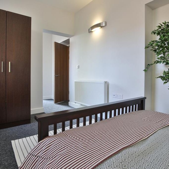 1 bedroom in a flat share to rent - Photo 1