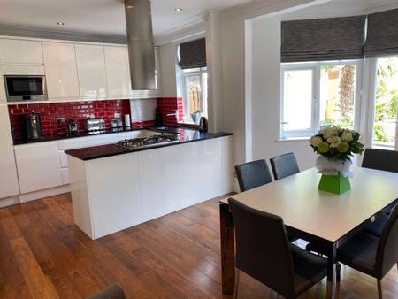 3 Bed Semi-Detached House, Ashridge Gardens, N13 - Photo 4