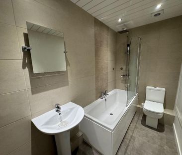 2 bedroom end of terrace house to rent - Photo 5