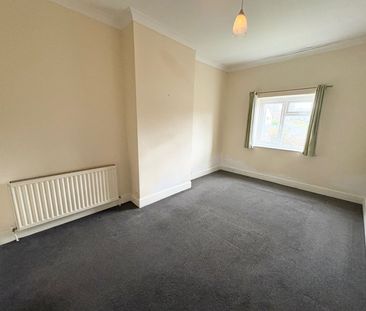 2 bedroom maisonette to rent - Photo 2