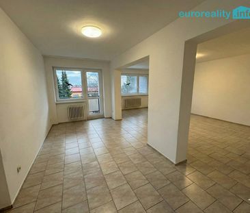 Pronájem bytu 3+1 90 m² - Fotografie 1
