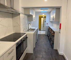 Room 4, 10, Evelyn Crescent - Photo 2