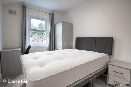 5 bedroom property to rent in Reading - Photo 4