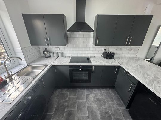 1 bedroom in a house share to rent - Photo 1