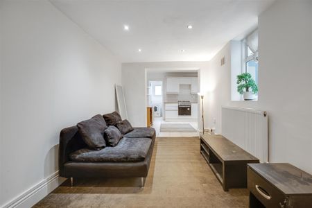 Flat To Let - Photo 2