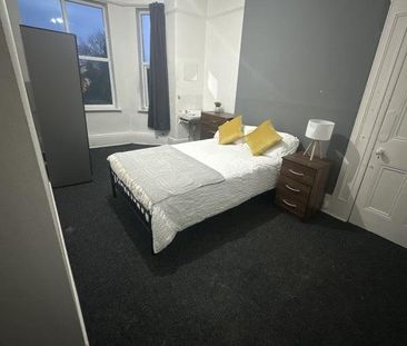 1 bedroom in a house share to rent - Photo 5