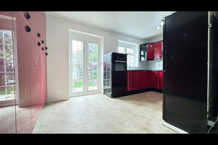 4 Bed Terraced House, Staines Road, IG1 - Photo 5