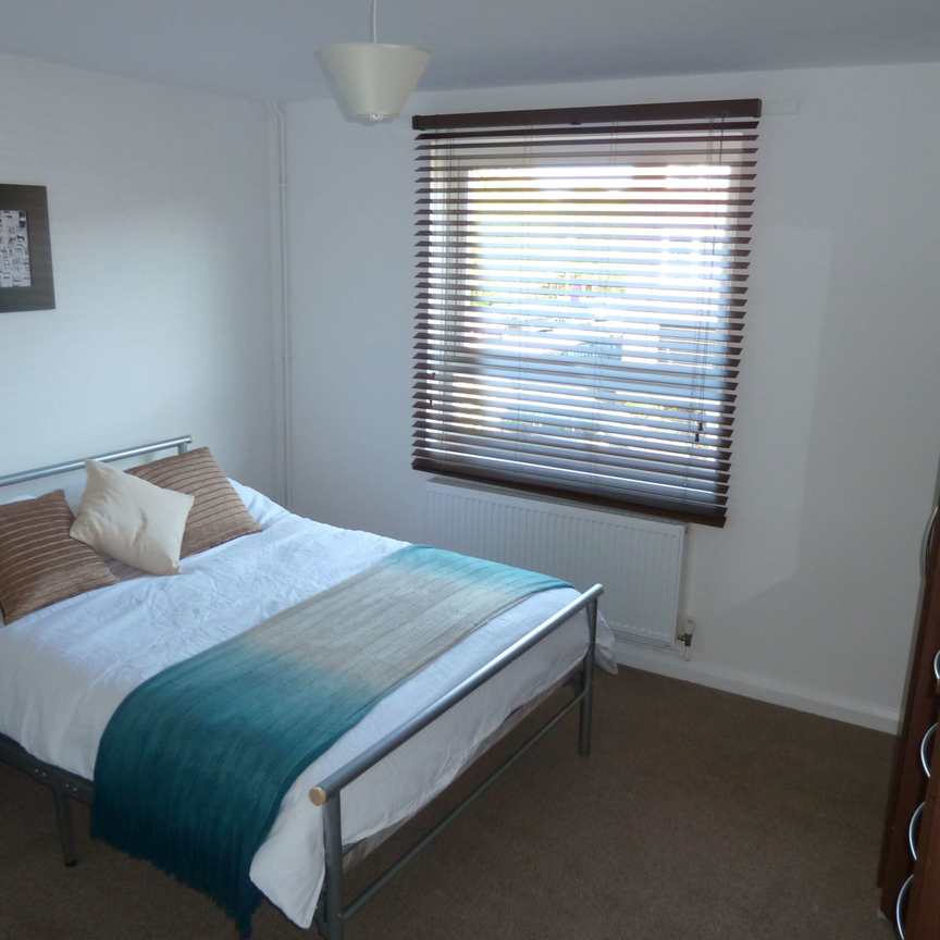 Flanders Crescent - Photo 1