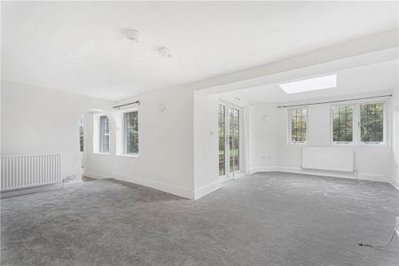 4 bedroom detached house to rent - Photo 3