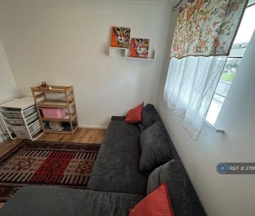 3 bedroom terraced house to rent - Photo 3