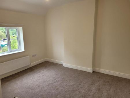 4 bedroom detached house to rent - Photo 4