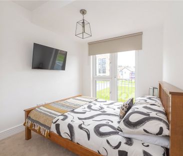 13 Mauseley Park - Photo 4