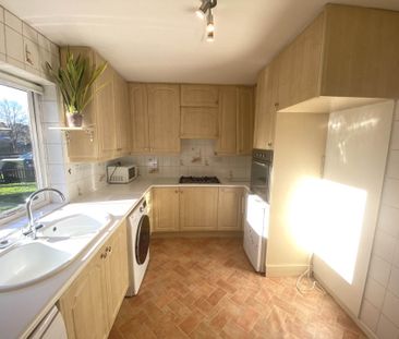 Price £1,750 pcm - Available Now - Part Furnished - Photo 6