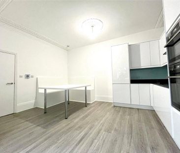 House share to rent - Photo 2