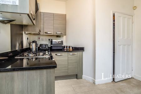 4 bedroom house to rent Haling Park Road, South Croydon, CR2 - Photo 3