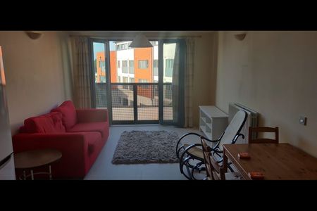 2 Bed Flat, Pinner Road, HA2 - Photo 2