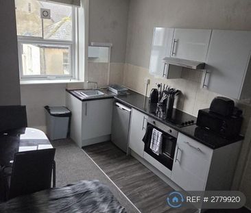 1 bedroom in a house share to rent - Photo 3