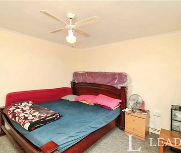 2 bedroom apartment to rent Little Grove Field, Harlow, CM19 - Photo 2