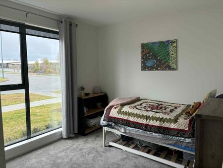 Modern 3-Bedroom Home in Fantastic Location - Photo 2