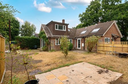 3 bedroom detached bungalow to rent - Photo 3