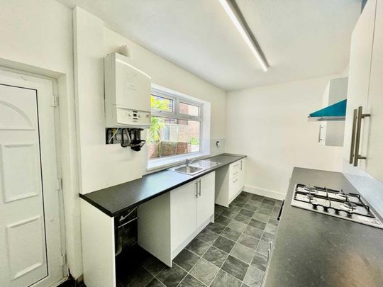 3 bedroom terraced house to rent - Photo 1