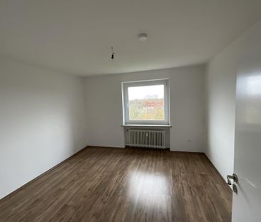 3-Zimmer-Wohnung mit Balkon - 4. OG mit Aufzug - Badewanne in Wilhe... - Foto 6