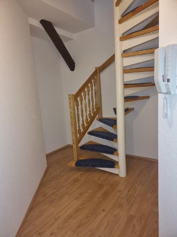 Gemütliche Singlewohnung im Dachgeschoss mit neuer Einbauküche! - Photo 4