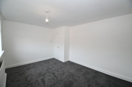 3 Bed Terraced House, Aylesbury Close, M5 - Photo 2