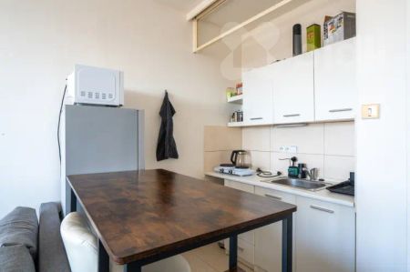 Pronájem slunného bytu 1+kk v Pirinské ulici, Praha 4 Modřany - Photo 5