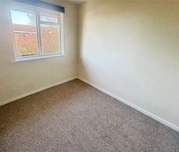 3 bedroom detached house to rent - Photo 3