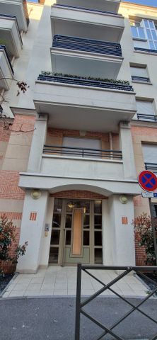 Location Appartement 2 pièces 46m² ROSNY SOUS BOIS 93110 - Photo 2
