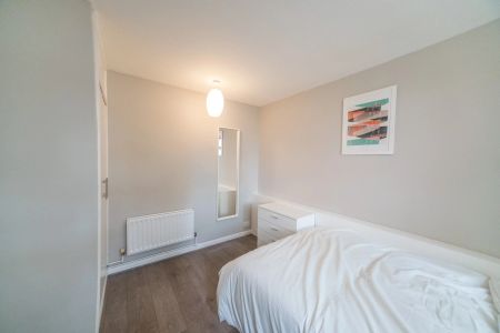 34 Hind Grove – Room 1 - Photo 3