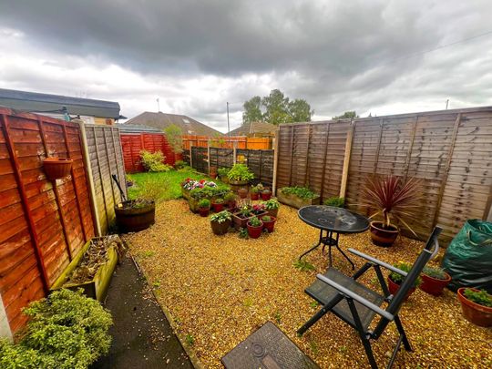 3 bedroom semi-detached house to rent - Photo 1