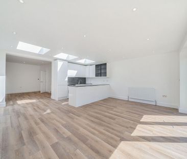 4 bedroom semi-detached house to rent - Photo 4