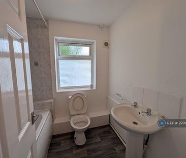 2 bedroom semi-detached house to rent - Photo 6